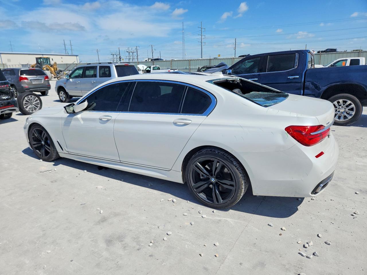 2019 BMW Seria 7 740i - zdjęcie 2