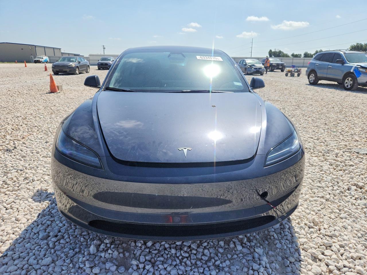 2025 Tesla Model 3 - zdjęcie 5