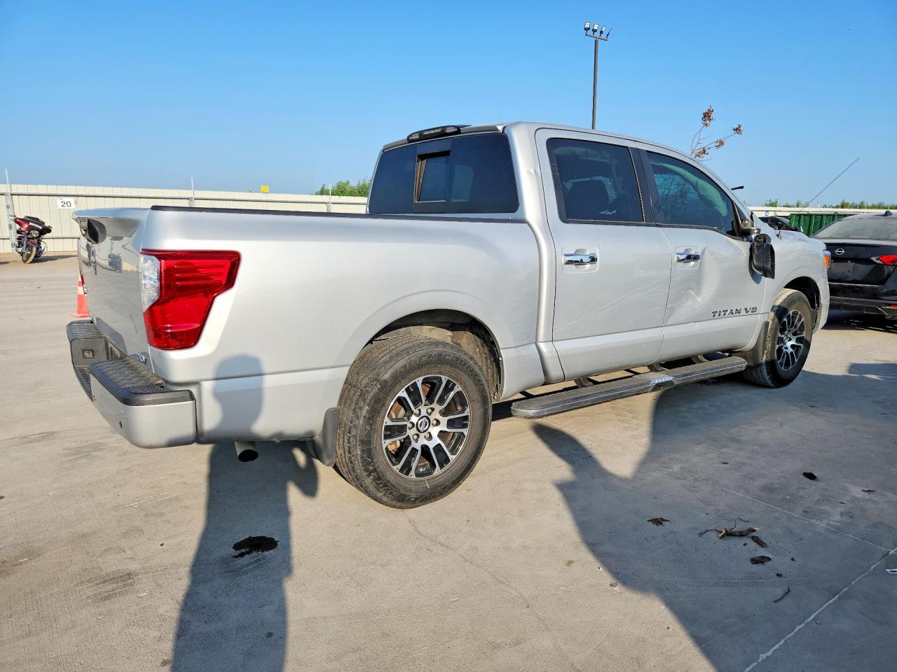 2020 Nissan Titan Sv - zdjęcie 3