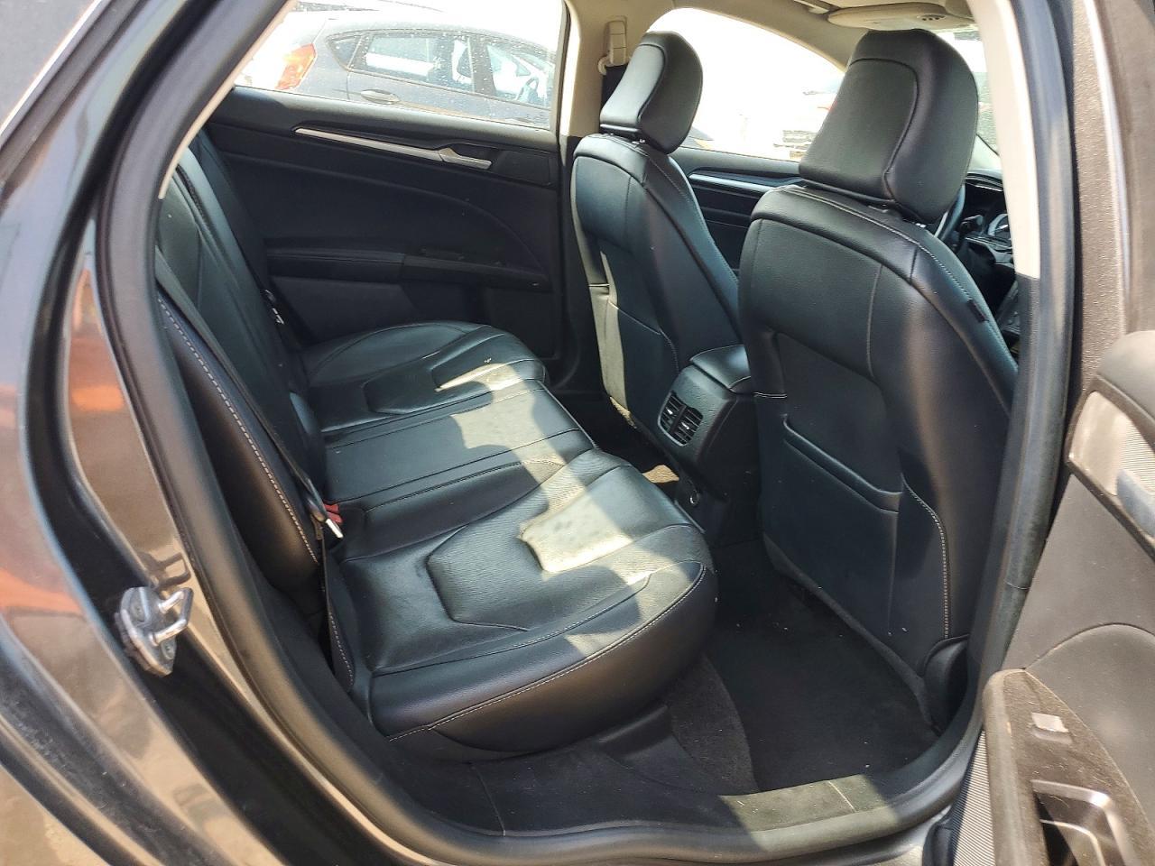 2020 Ford Fusion Titanium - zdjęcie 10