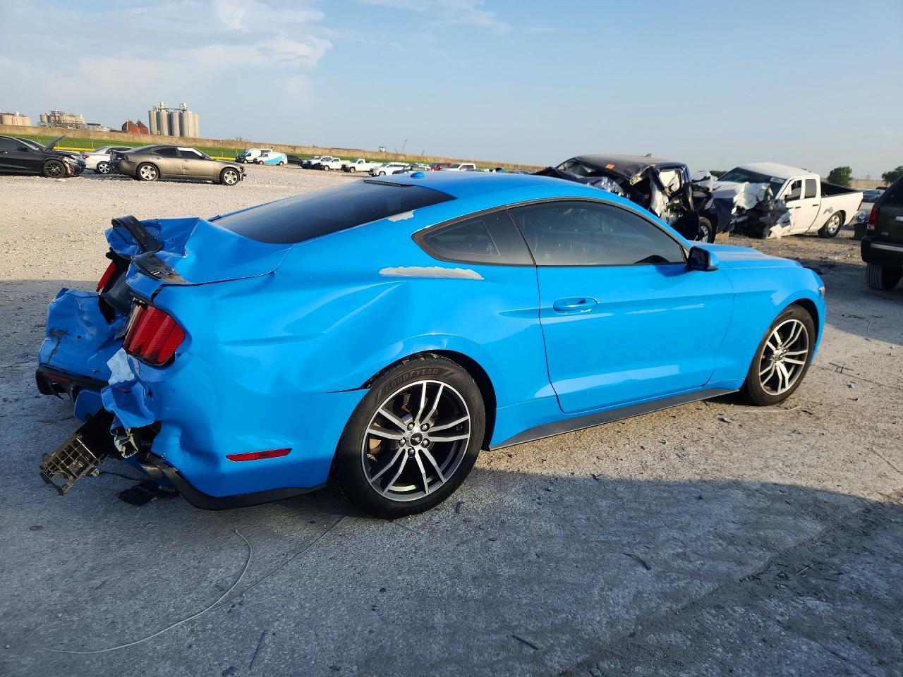 2017 Ford Mustang - zdjęcie 3
