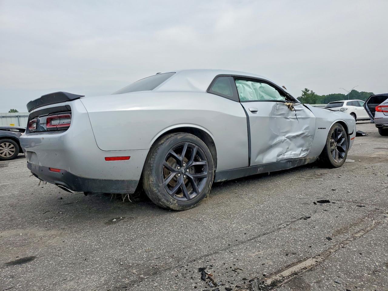 2020 Dodge Challenger R/T - zdjęcie 3