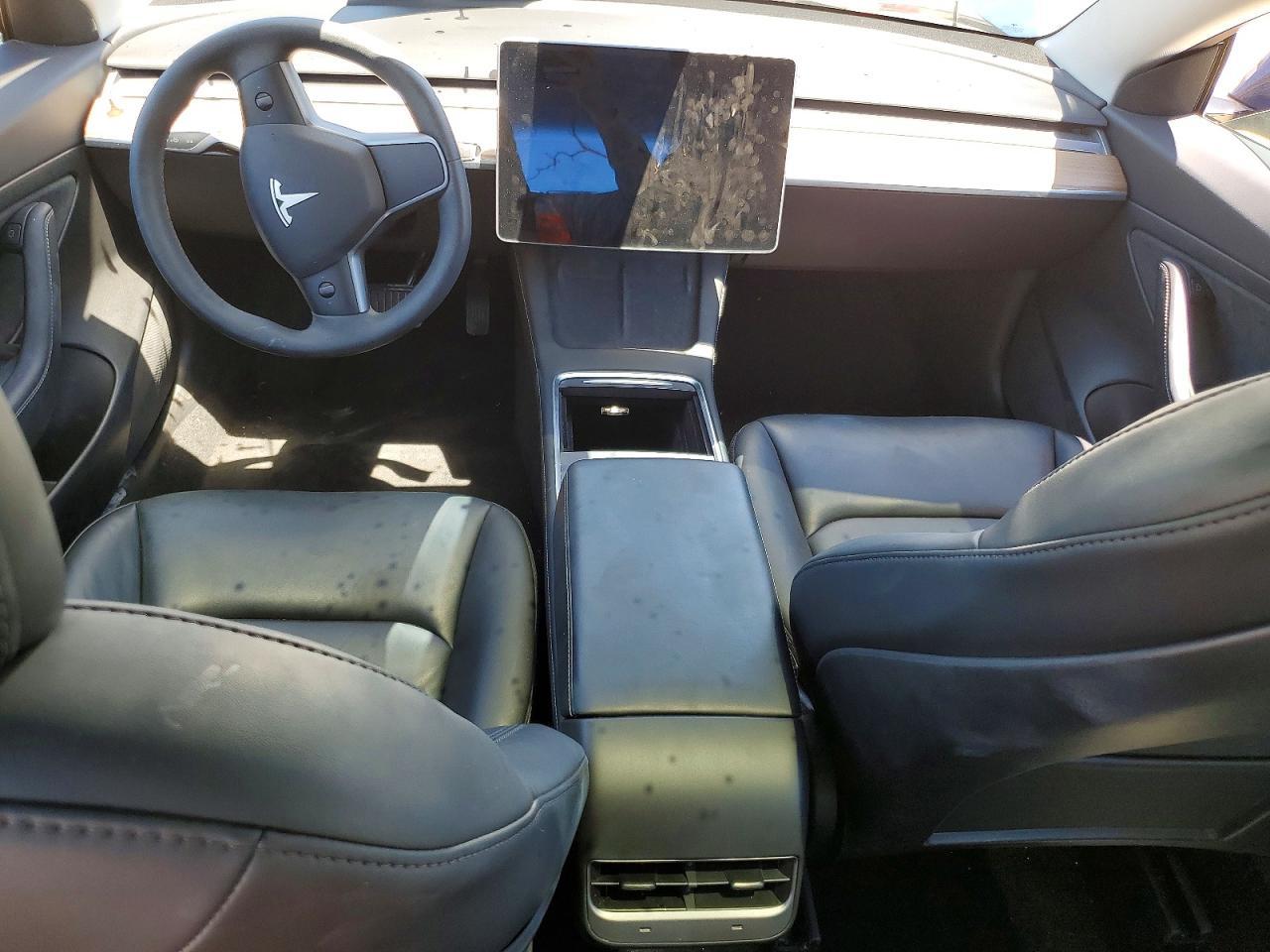 2021 Tesla Model 3 - zdjęcie 8
