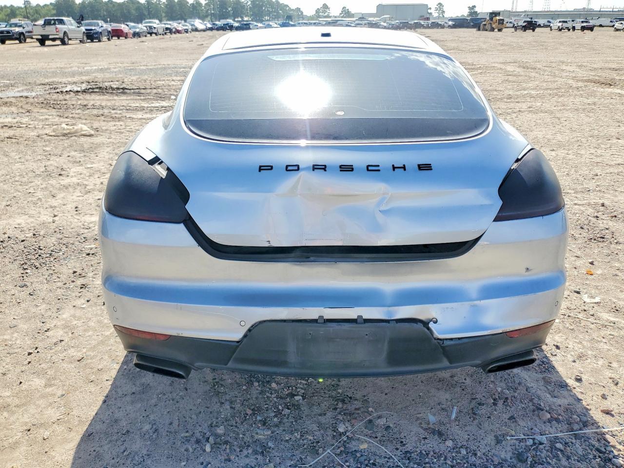 2015 Porsche Panamera 2 - zdjęcie 6