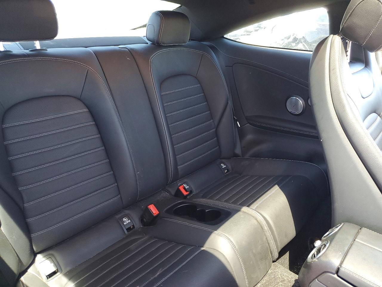 2023 Mercedes-Benz C 300 - zdjęcie 10