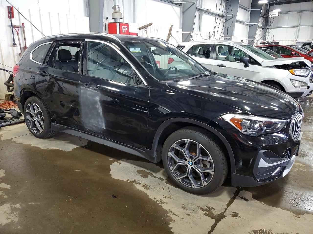 2021 BMW X1 xDrive28I - zdjęcie 4