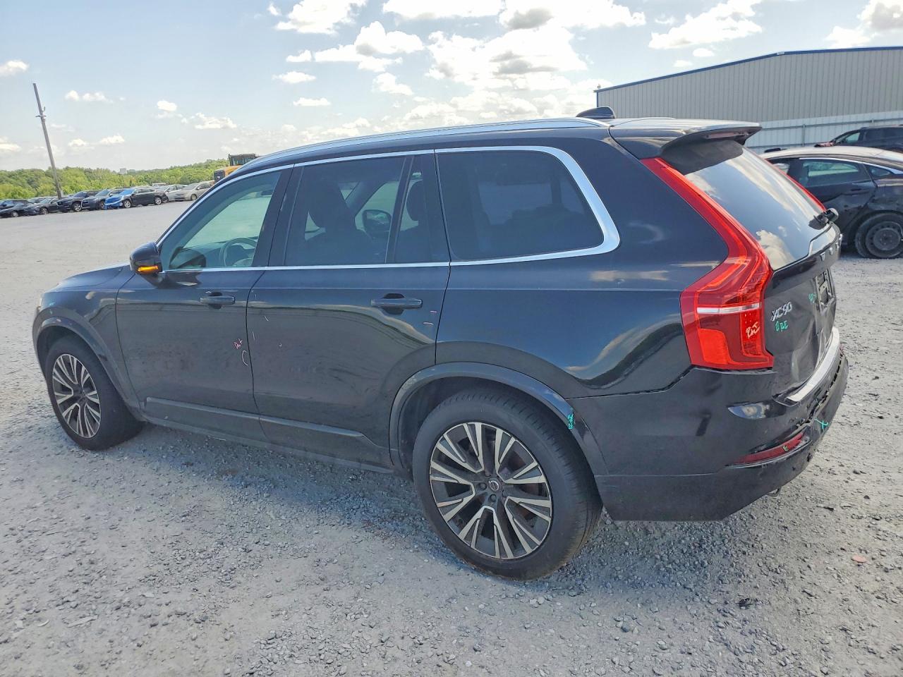 2021 Volvo Xc90 T6 Momentum - zdjęcie 2