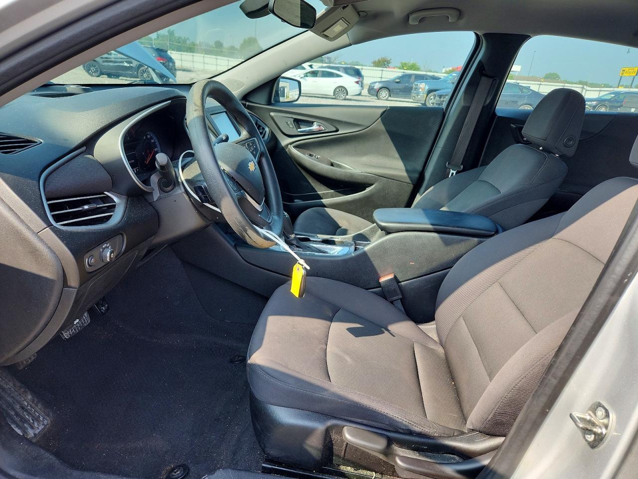 2017 Chevrolet Malibu Ls - zdjęcie 7
