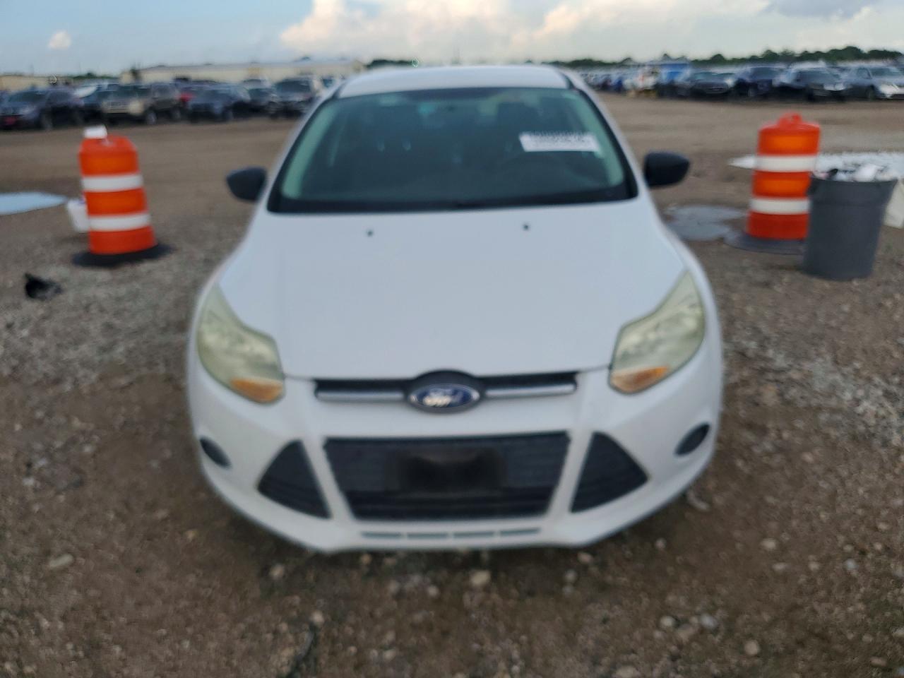 2014 Ford Focus S - zdjęcie 5