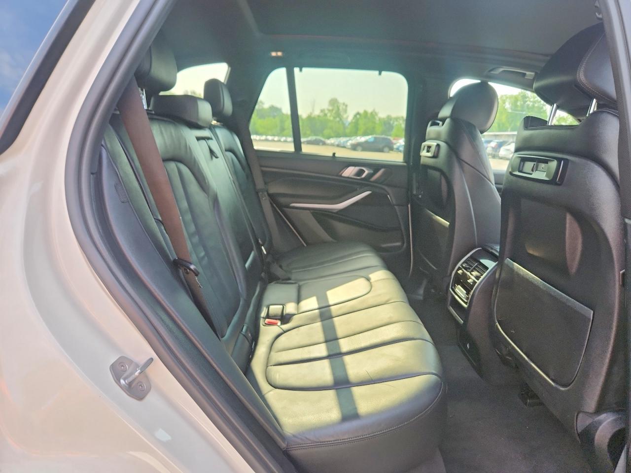 2021 BMW X5 xDrive40I - zdjęcie 11