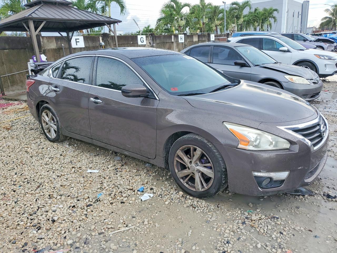 2013 Nissan Altima 2.5 - zdjęcie 4
