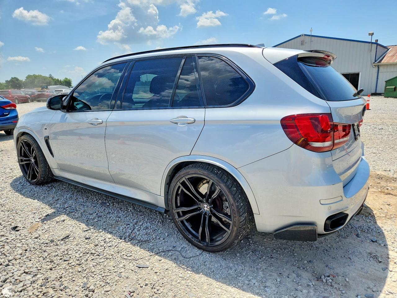 2016 BMW X5 xDrive50I - zdjęcie 2