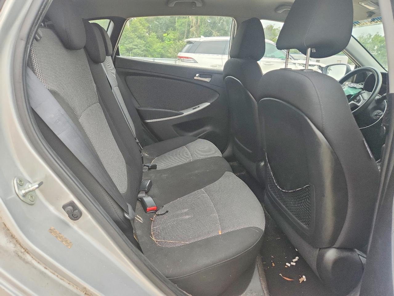 2013 Hyundai Accent Gs - zdjęcie 11