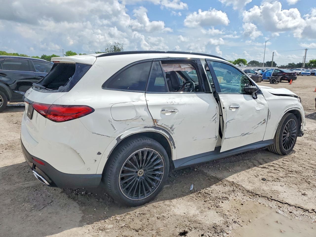 2023 Mercedes-Benz Glc 300 - zdjęcie 3