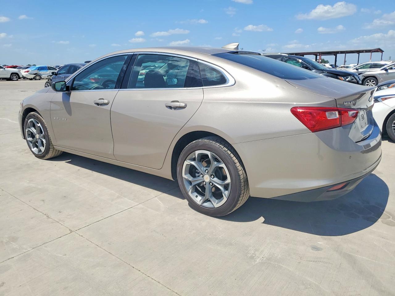 2024 Chevrolet Malibu Lt - zdjęcie 2
