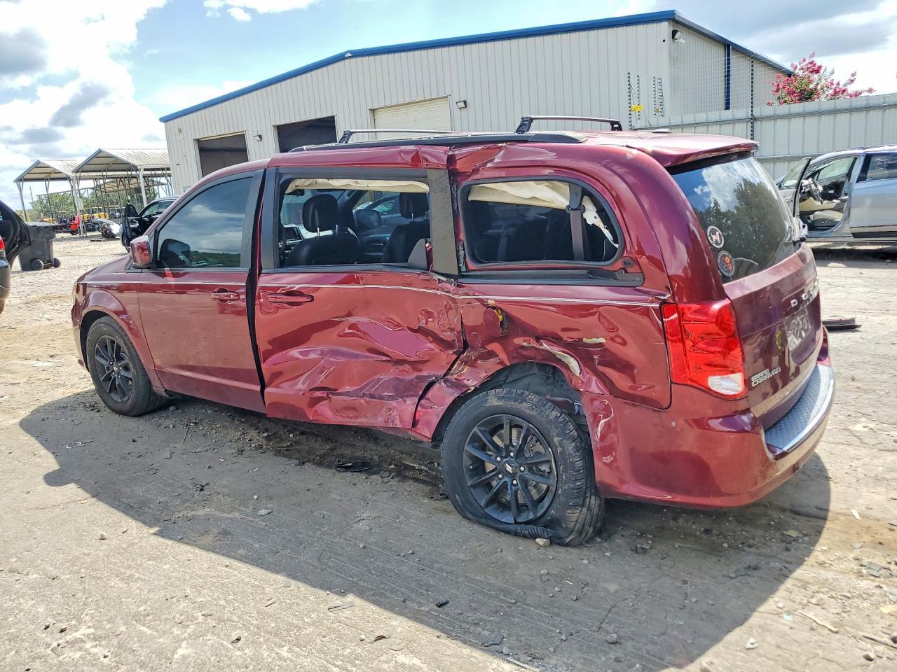 2019 Dodge Grand Caravan Gt - zdjęcie 2