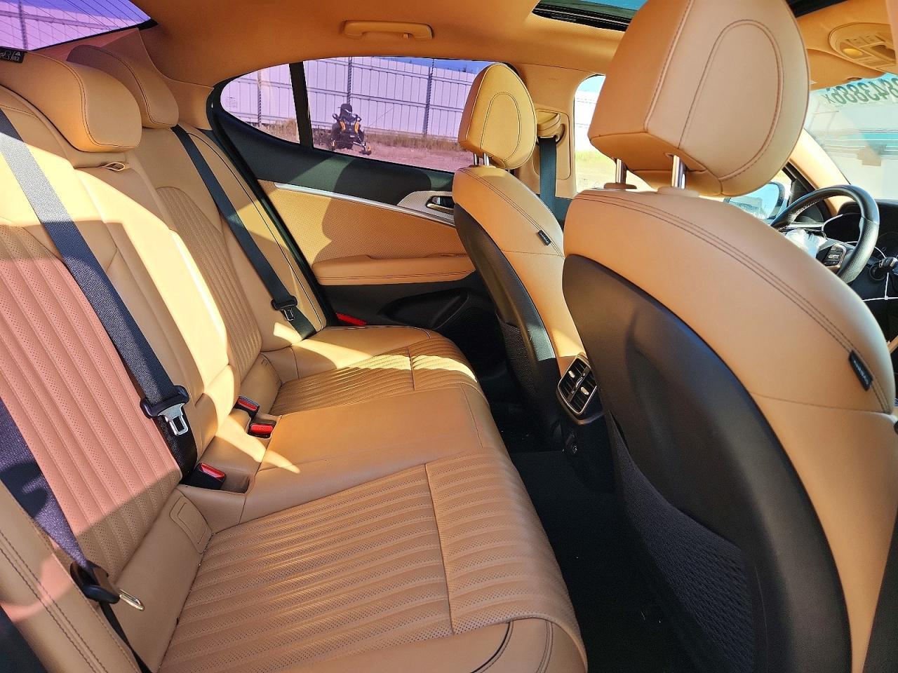2022 Genesis G70 2.0T - zdjęcie 10