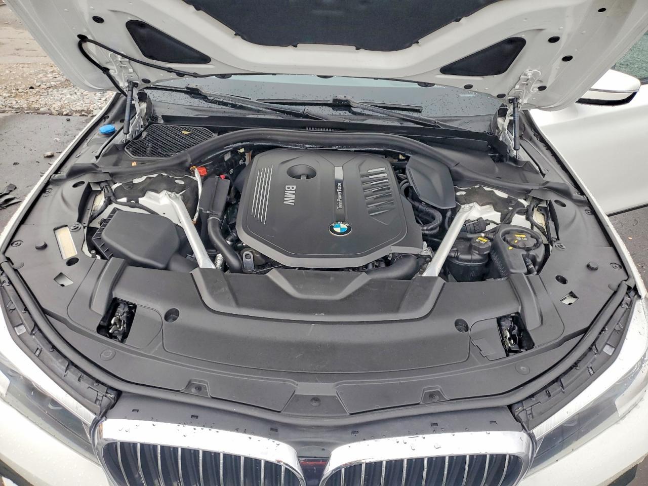 2019 BMW 740 I - zdjęcie 11