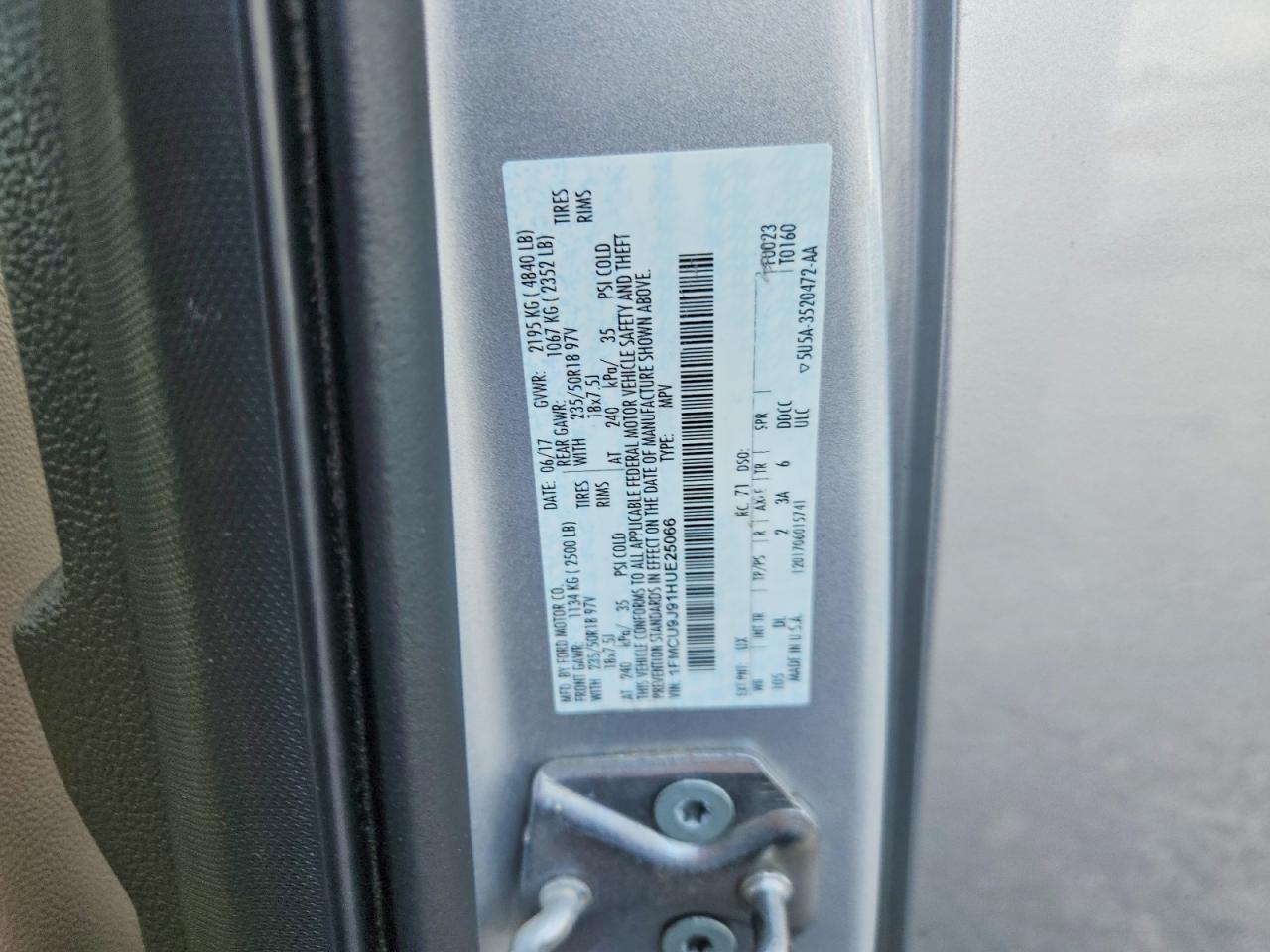 2017 Ford Escape Titanium - zdjęcie 12