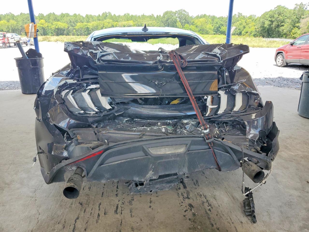 2023 Ford Mustang - zdjęcie 6