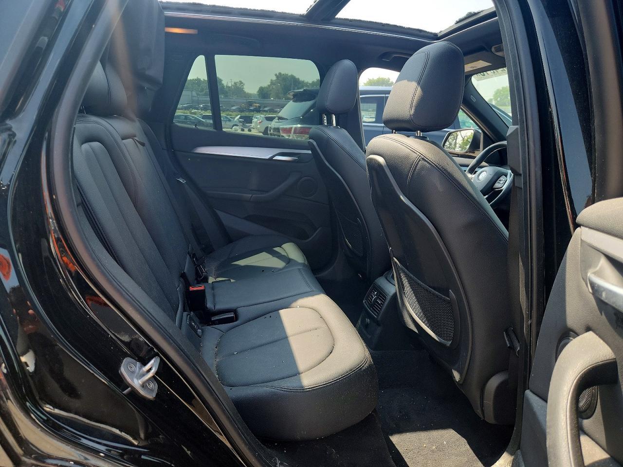 2016 BMW X1 xDrive28I - zdjęcie 11