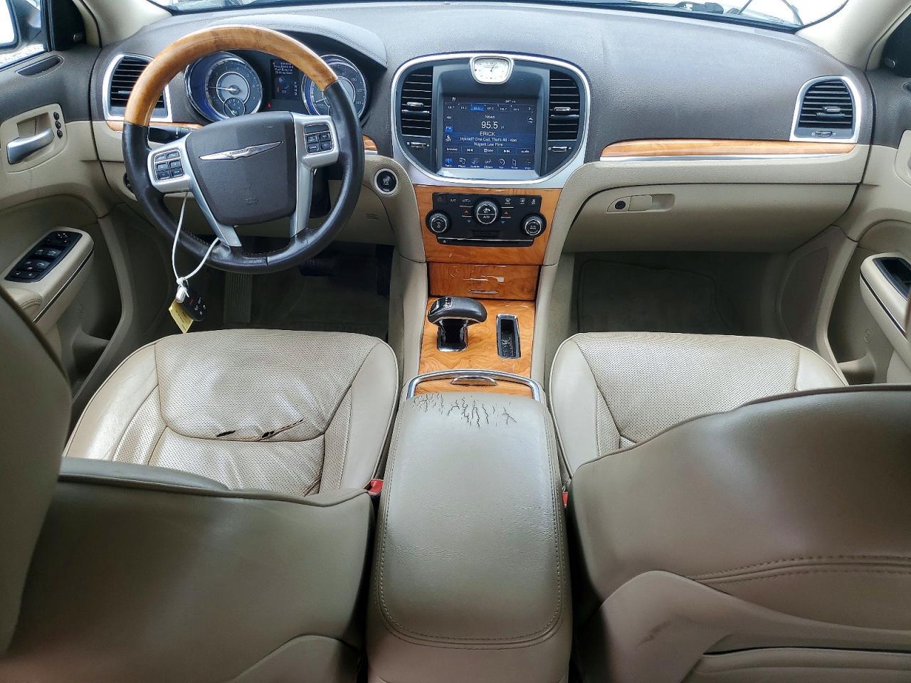 2013 Chrysler 300C - zdjęcie 8