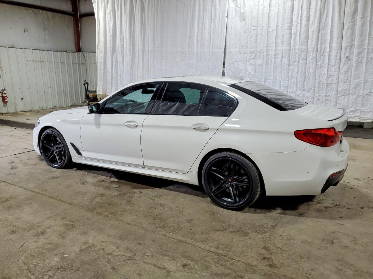 2017 BMW Seria 5 540i - zdjęcie 2