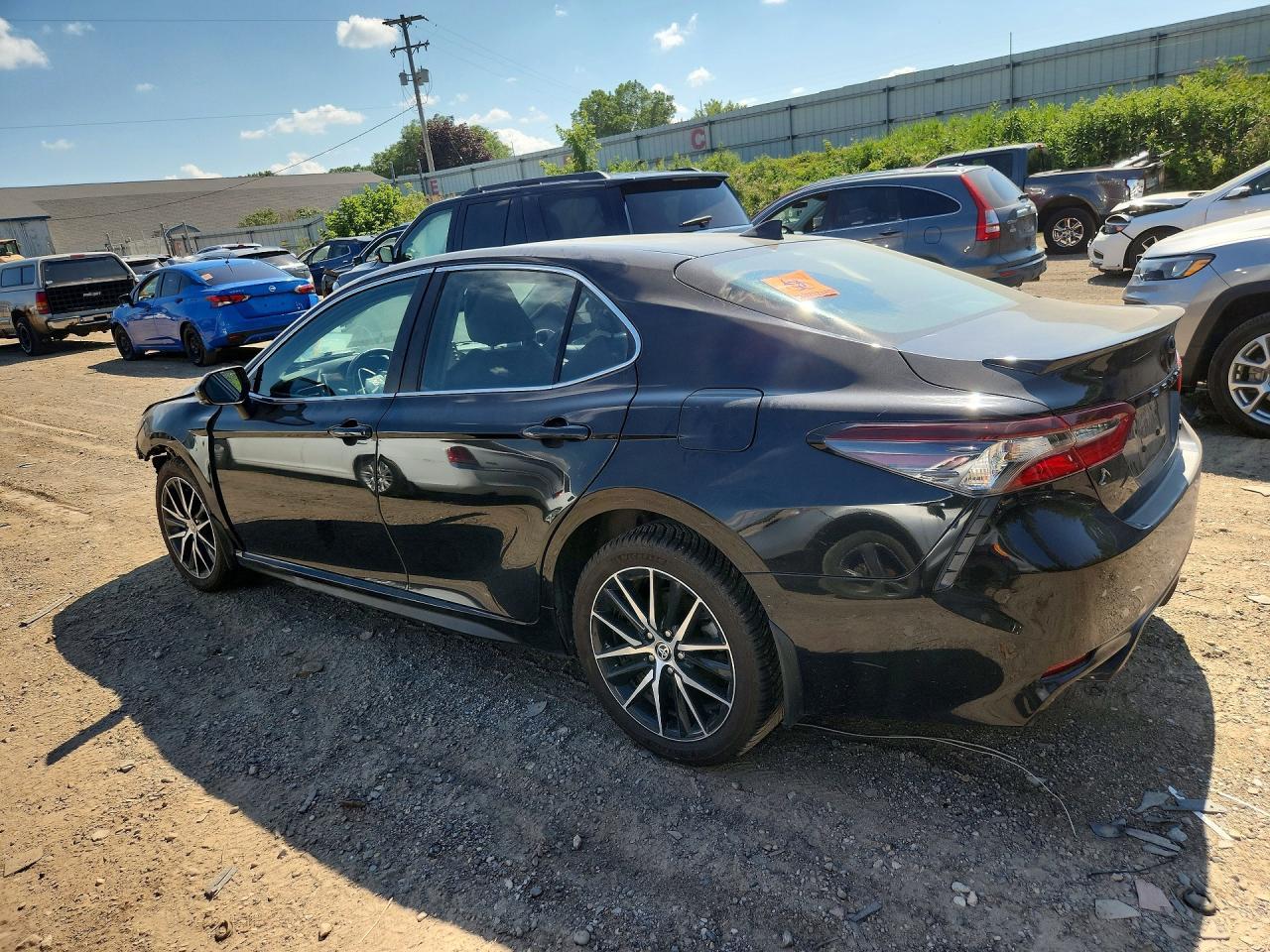 2023 Toyota Camry Se - zdjęcie 2