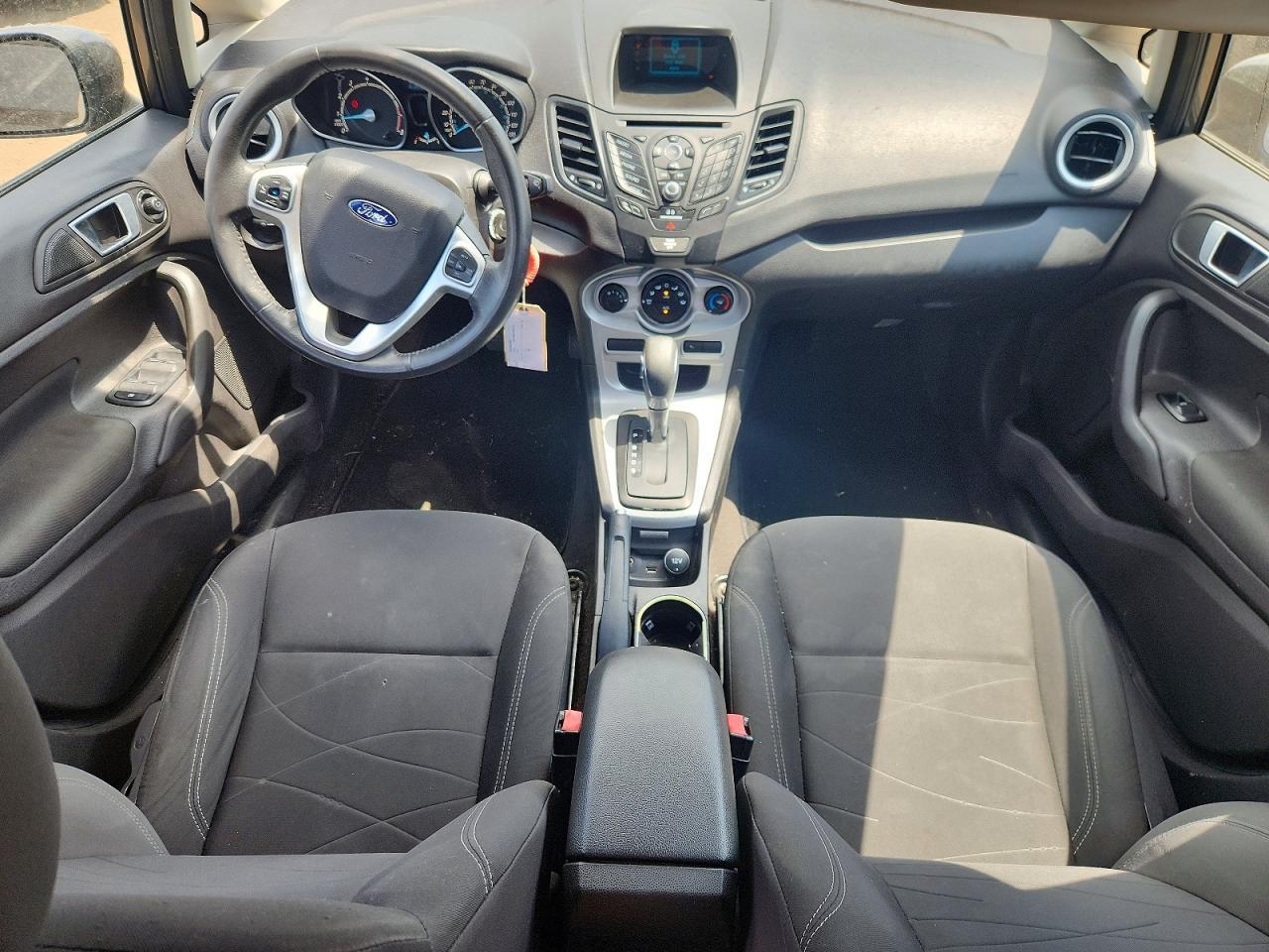 2015 Ford Fiesta Se - zdjęcie 8