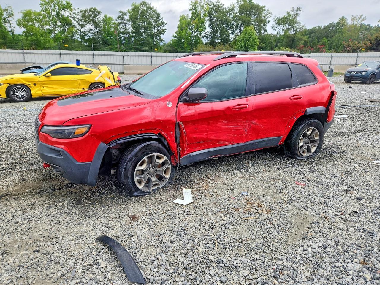 2019 Jeep Cherokee Trailhawk - zdjęcie główne