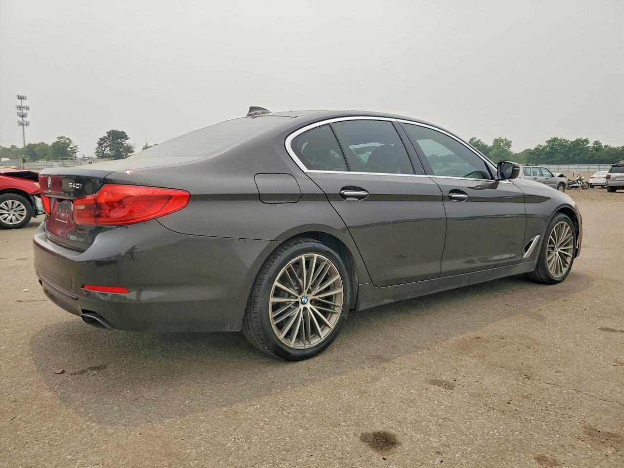 2018 BMW Seria 5 540i - zdjęcie 3