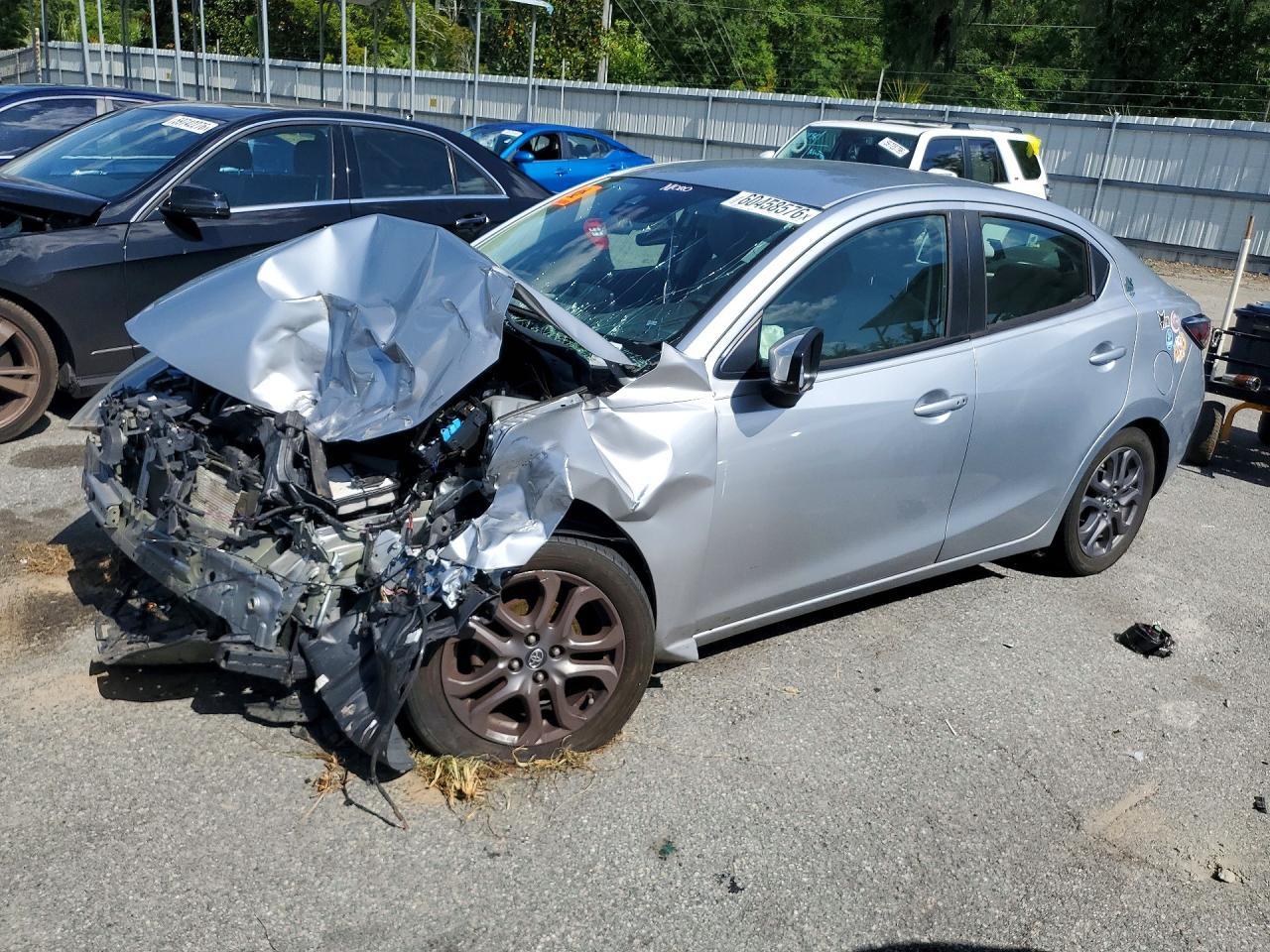 2019 Toyota Yaris Le - zdjęcie główne