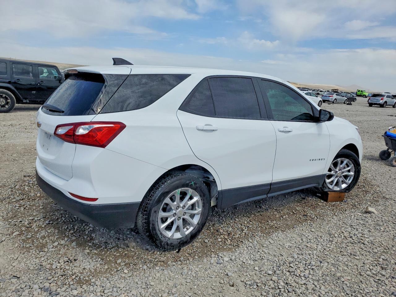2021 Chevrolet Equinox Ls - zdjęcie 3