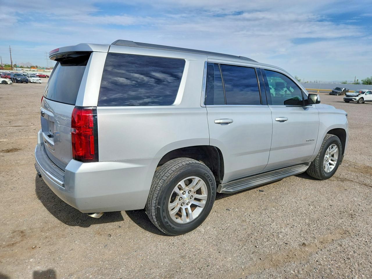 2017 Chevrolet Tahoe C1500 Ls - zdjęcie 3