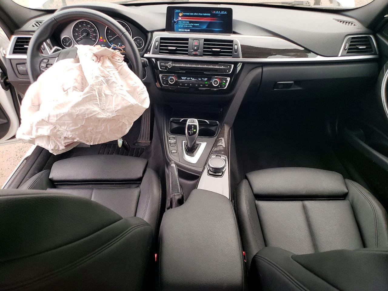 2017 BMW 330 Xi - zdjęcie 8