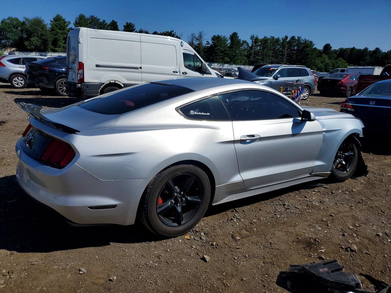 2016 Ford Mustang - zdjęcie 3