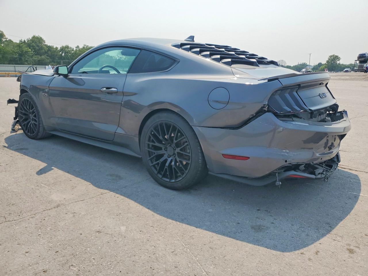 2022 Ford Mustang Gt - zdjęcie 2