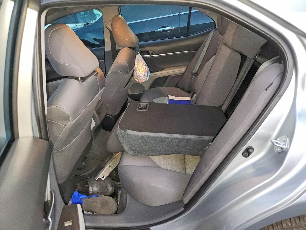 2024 Toyota Camry Le - zdjęcie 10