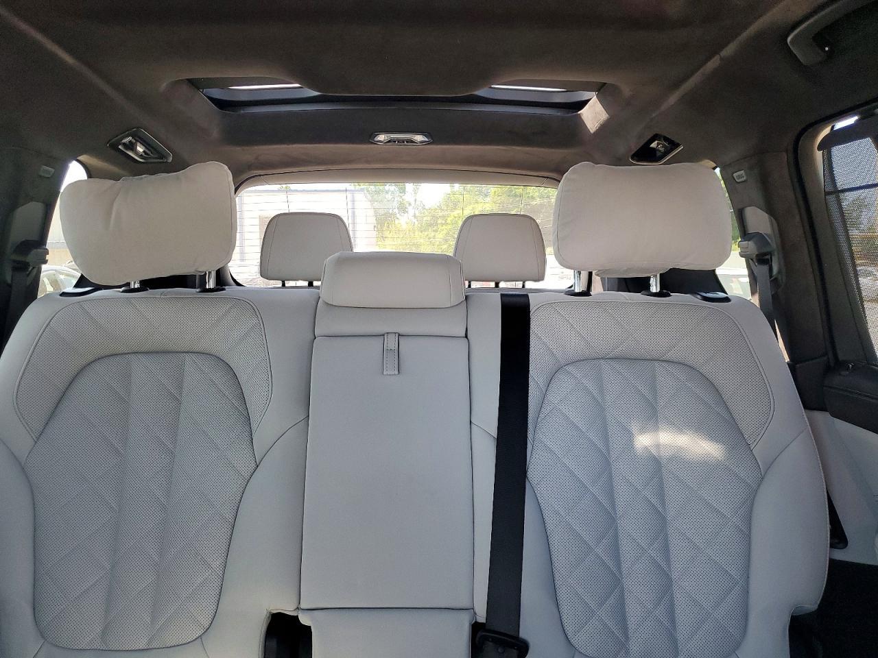 2025 BMW X7 xDrive40I - zdjęcie 10