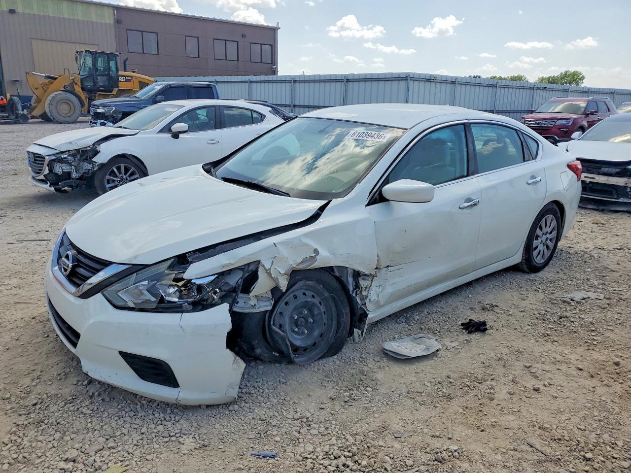 2017 Nissan Altima 2.5 S - zdjęcie główne