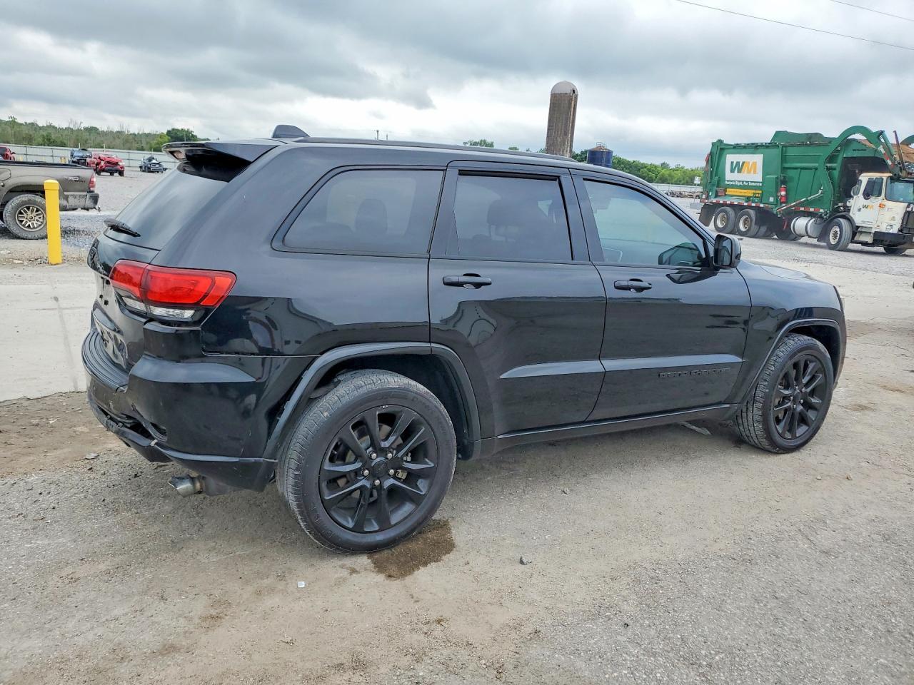 2018 Jeep Grand Cherokee Laredo - zdjęcie 3