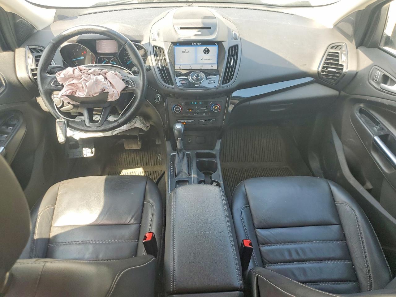 2017 Ford Escape Titanium - zdjęcie 8