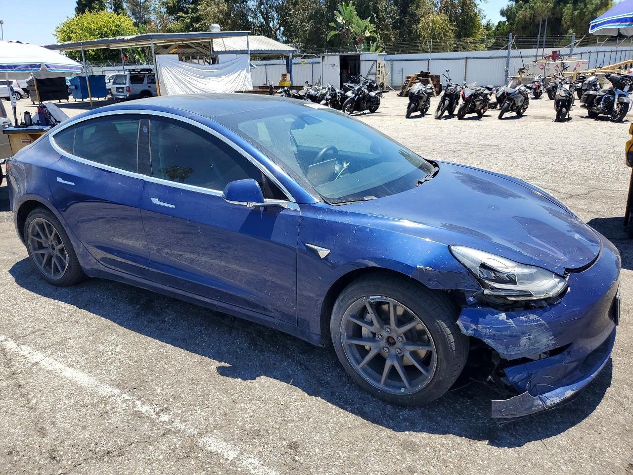 2019 Tesla Model 3 - zdjęcie 4
