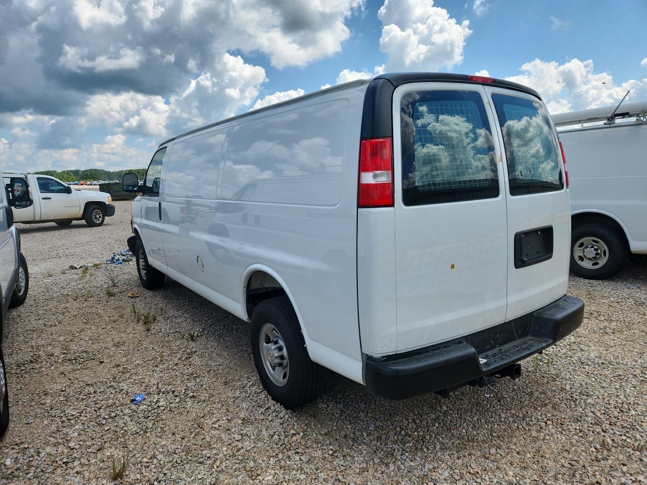 2025 Chevrolet Express G2500 - zdjęcie 2