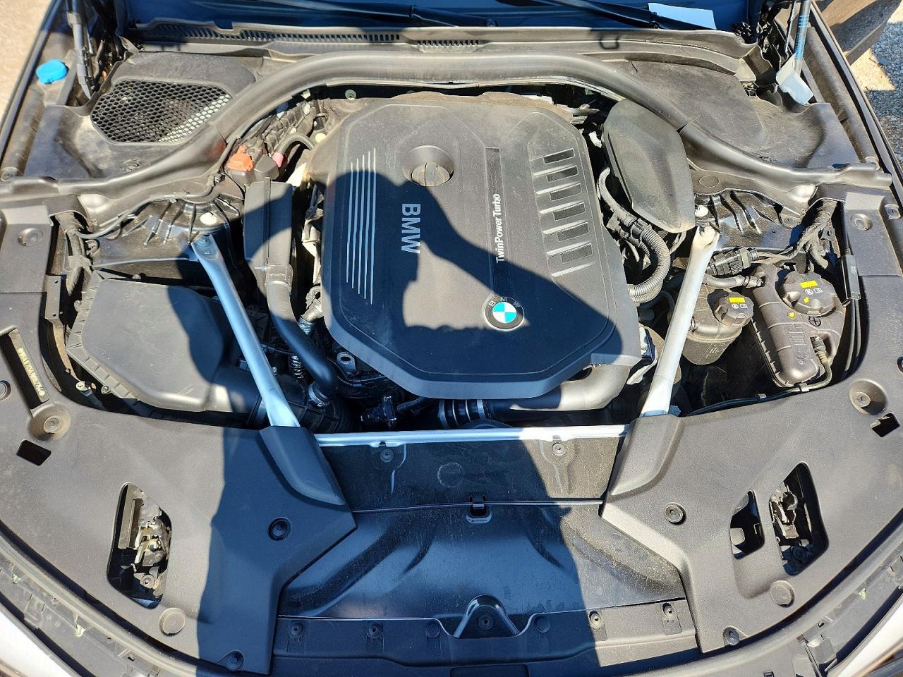 2018 BMW Seria 5 540i - zdjęcie 11