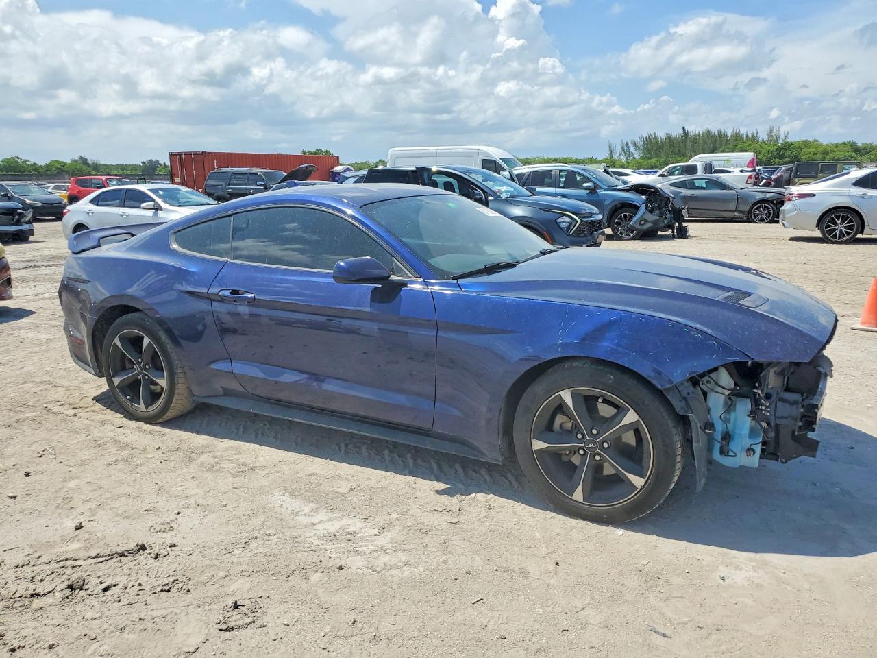 2020 Ford Mustang - zdjęcie 4