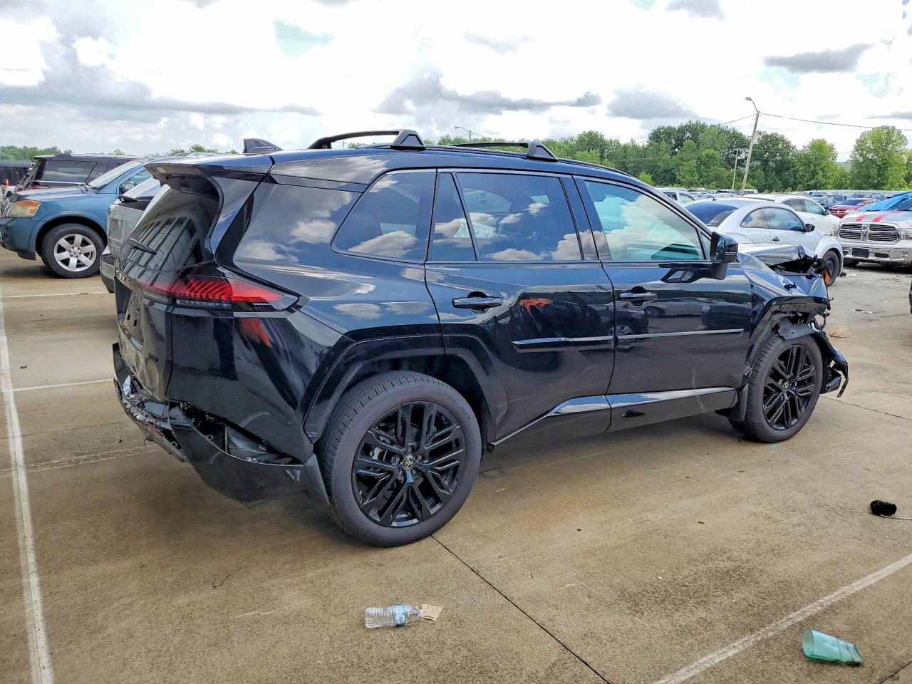 2026 Toyota Rav4 Xse - zdjęcie 3