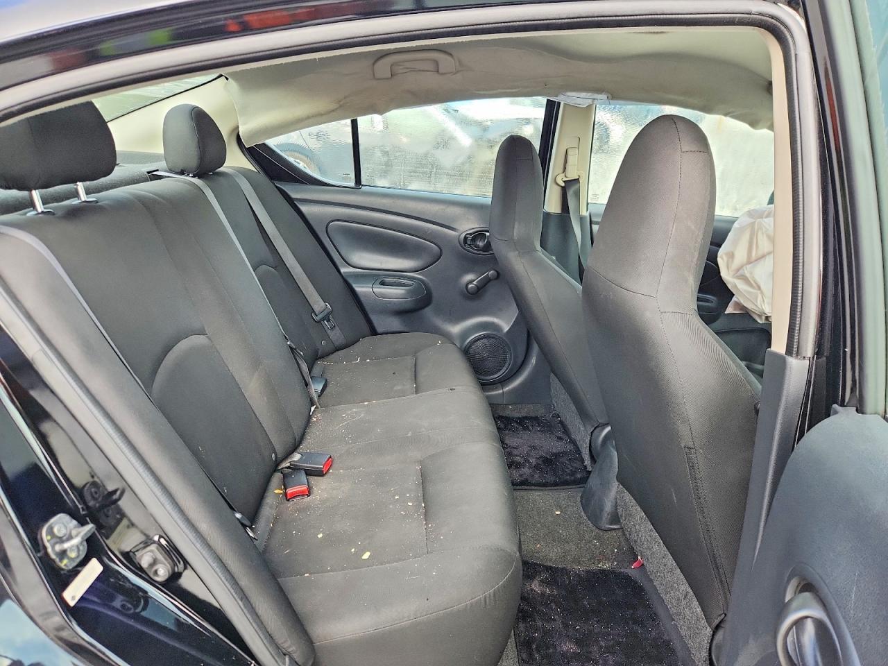 2015 Nissan Versa 1.6 S Plus - zdjęcie 10