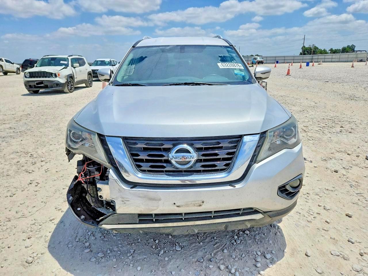 2020 Nissan Pathfinder Sv - zdjęcie 5