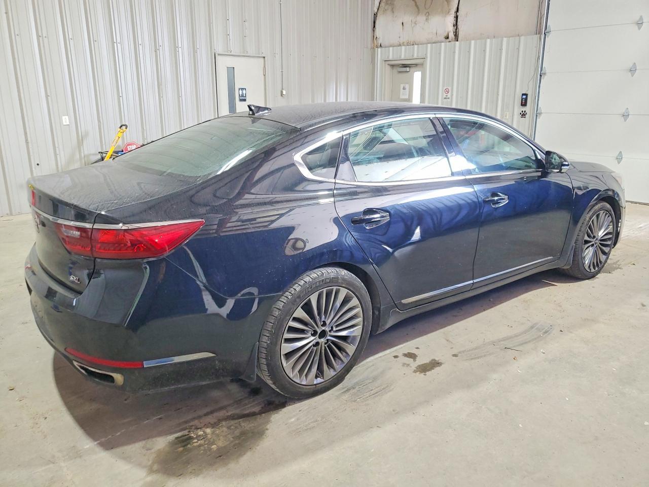 2018 Kia Cadenza Limited - zdjęcie 3